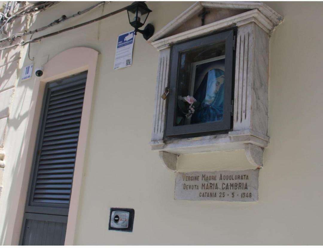 La Casetta Al Centro Catânia Exterior foto